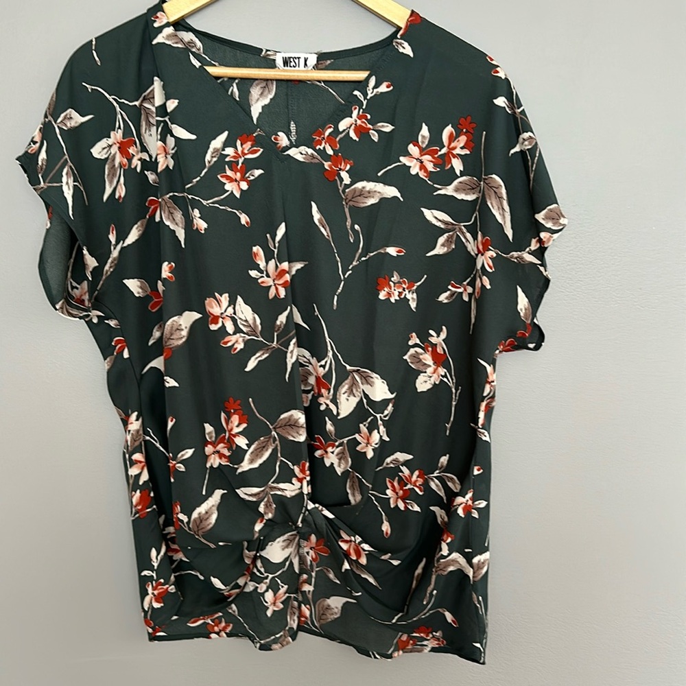 West K, Allure Knot Detail Blouse, size large